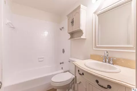 Bath - 3105 Lakeview Pl, Ruston, LA 71270 photo 1 of 2