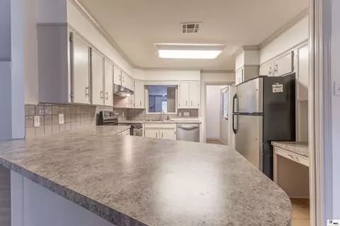 Kitchen - 3105 Lakeview Pl, Ruston, LA 71270 photo 2 of 4