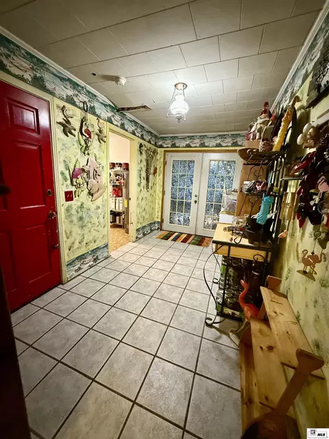Entry Way - 1221 Guy Ave, Bastrop, LA 71220 photo 1 of 1