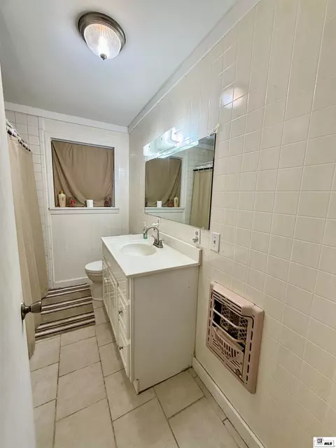 Bath - 1221 Guy Ave, Bastrop, LA 71220 photo 1 of 1