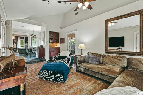Living - 1410 Park Ave, Monroe, LA 71201 photo 4 of 8