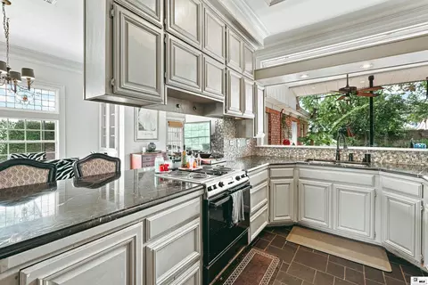 Kitchen - 1410 Park Ave, Monroe, LA 71201 photo 6 of 6