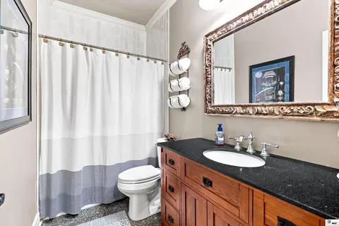Bath - 3267 Deborah Dr, Monroe, LA 71201 photo 4 of 7