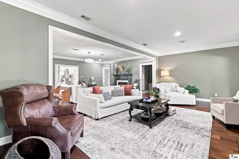 Living - 3267 Deborah Dr, Monroe, LA 71201 photo 5 of 5