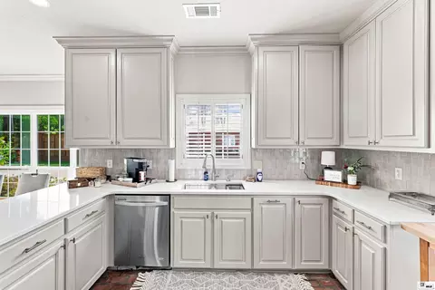 Kitchen - 3267 Deborah Dr, Monroe, LA 71201 photo 4 of 4