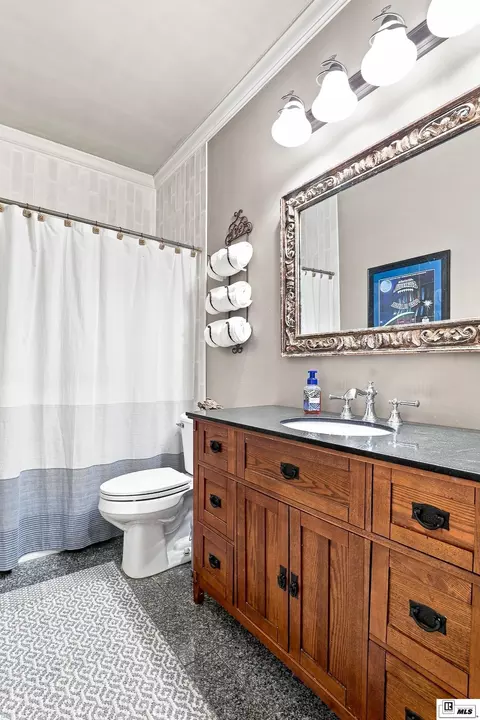 Bath - 3267 Deborah Dr, Monroe, LA 71201 photo 5 of 7
