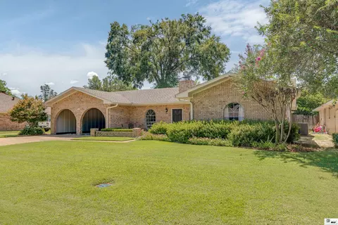 Exterior - 2311 Pinehurst Dr, Monroe, LA 71201 photo 2 of 7