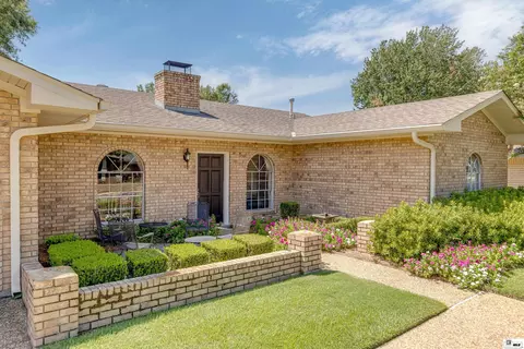 Exterior - 2311 Pinehurst Dr, Monroe, LA 71201 photo 4 of 7