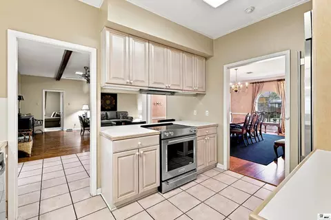 Kitchen - 2311 Pinehurst Dr, Monroe, LA 71201 photo 3 of 7