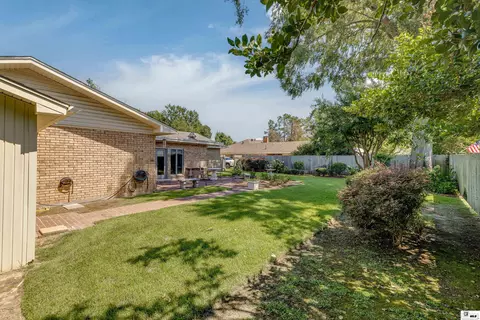 Exterior - 2311 Pinehurst Dr, Monroe, LA 71201 photo 7 of 7