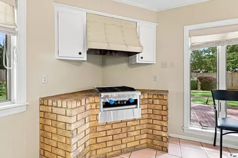 Kitchen - 2311 Pinehurst Dr, Monroe, LA 71201 photo 7 of 7