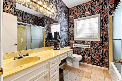 Bath - 2311 Pinehurst Dr, Monroe, LA 71201 photo 6 of 6
