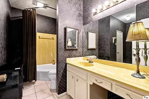 Bath - 2311 Pinehurst Dr, Monroe, LA 71201 photo 4 of 6