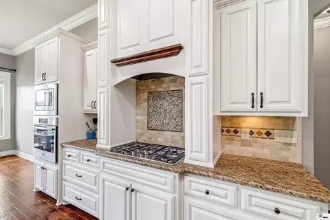 Kitchen - 203 Medalist St, Monroe, LA 71203 photo 2 of 3