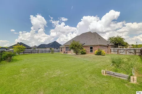 Exterior - 203 Medalist St, Monroe, LA 71203 photo 3 of 4