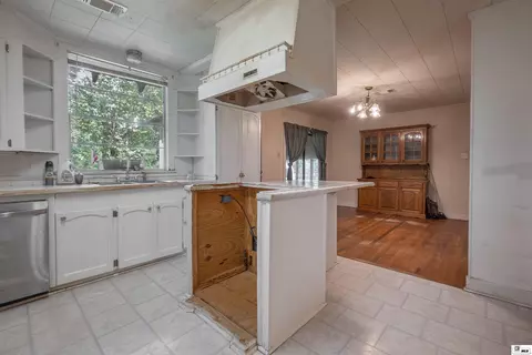 Kitchen - 330 Morgan Hare Rd, Monroe, LA 71203 photo 2 of 2