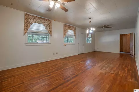 Living - 330 Morgan Hare Rd, Monroe, LA 71203 photo 2 of 2