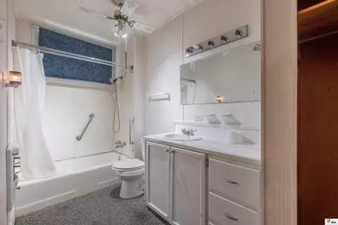 Bath - 330 Morgan Hare Rd, Monroe, LA 71203 photo 2 of 4