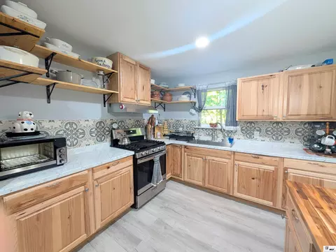Kitchen - 1366 Pinecrest St, Olla, LA 71465 photo 2 of 5