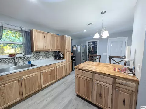 Kitchen - 1366 Pinecrest St, Olla, LA 71465 photo 3 of 5