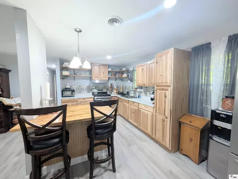 Kitchen - 1366 Pinecrest St, Olla, LA 71465 photo 4 of 5