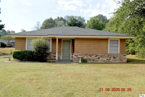 Exterior - 906 Bridge St, Bastrop, LA 71220 photo 5 of 11