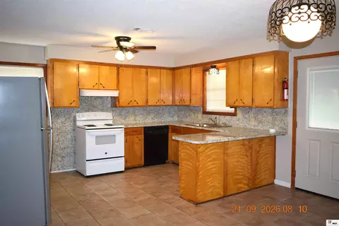 Kitchen - 906 Bridge St, Bastrop, LA 71220 photo 1 of 9