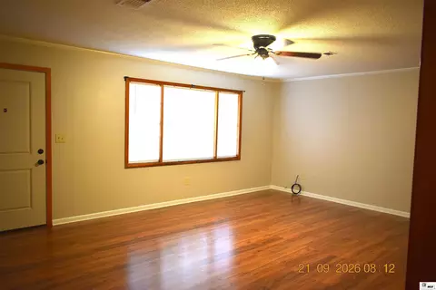 Living - 906 Bridge St, Bastrop, LA 71220 photo 1 of 4