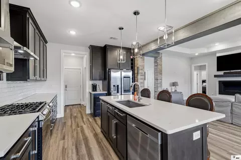 Kitchen - 302 Teal Loop, West Monroe, LA 71291 photo 3 of 5