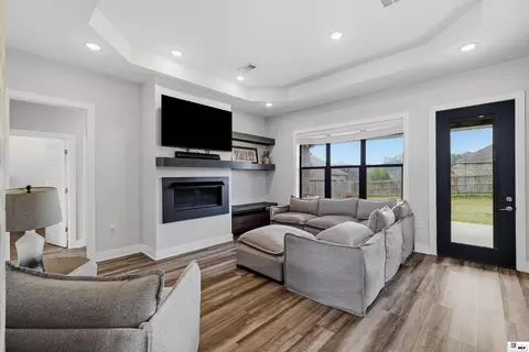 Living - 302 Teal Loop, West Monroe, LA 71291 photo 1 of 1