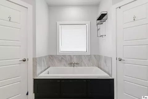 Bath - 302 Teal Loop, West Monroe, LA 71291 photo 3 of 7