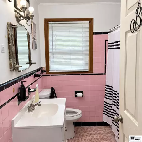 Bath - 801 S 7th St, Monroe, LA 71201 photo 2 of 2
