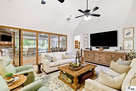 Living - 507 Loblolly Ln, Choudrant, LA 71227 photo 5 of 5