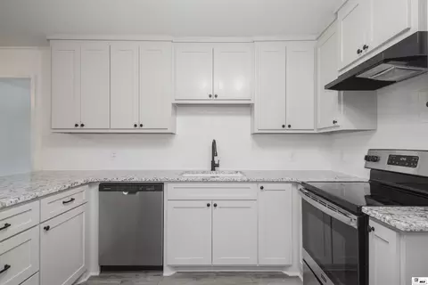 Kitchen - 1912 Howard Dr, Monroe, LA 71201 photo 1 of 2