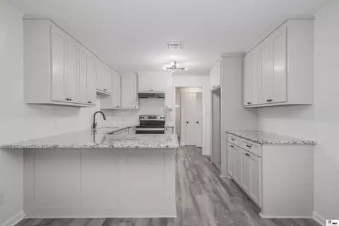 Kitchen - 1912 Howard Dr, Monroe, LA 71201 photo 2 of 2