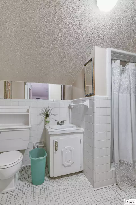 Bath - 1372 Parker Rd, Monroe, LA 71202 photo 6 of 6