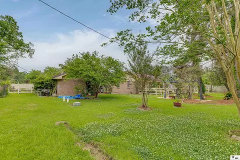Exterior - 1372 Parker Rd, Monroe, LA 71202 photo 7 of 11