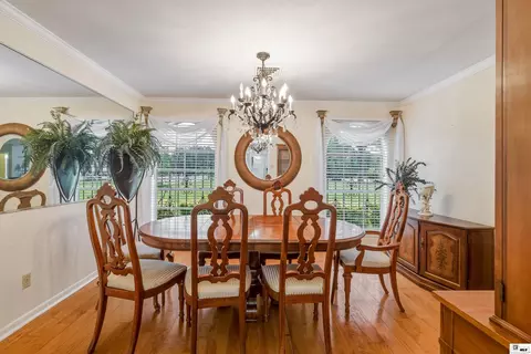 Dining - 1372 Parker Rd, Monroe, LA 71202 photo 2 of 3