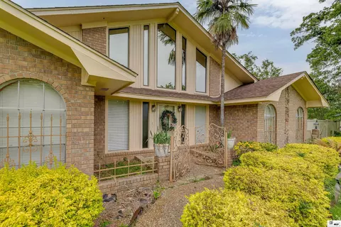Exterior - 1372 Parker Rd, Monroe, LA 71202 photo 4 of 11