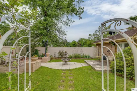 Exterior - 1372 Parker Rd, Monroe, LA 71202 photo 8 of 11