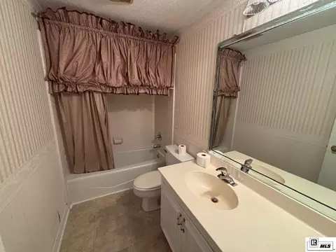 Bath - 2517 Melody Ln #1, Ruston, LA 71270 photo 1 of 3