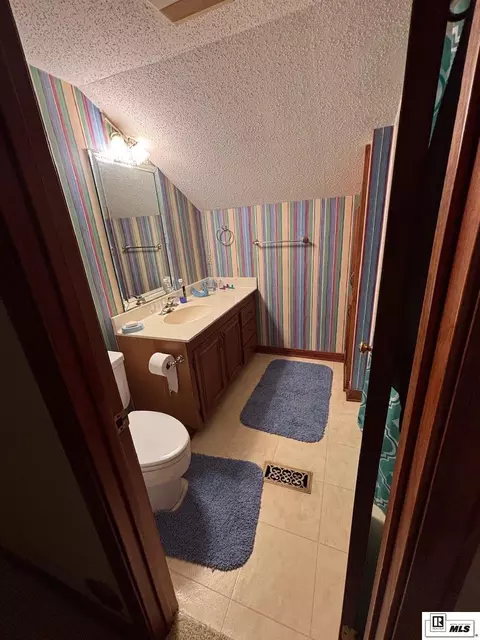 Bath - 2517 Melody Ln #1, Ruston, LA 71270 photo 2 of 3