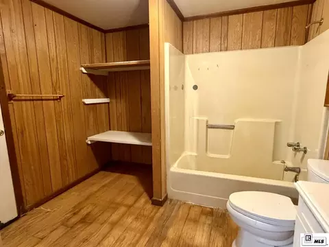Bath - 2459 Prairie Rd, Monroe, LA 71202 photo 1 of 2