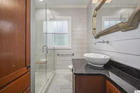 Bath - 1303 Spencer Ave, Monroe, LA 71201 photo 1 of 2