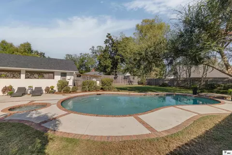 Exterior - 2504 Bramble Dr, Monroe, LA 71201 photo 4 of 5
