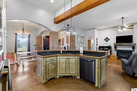 Kitchen - 324 Bunker Ln, Monroe, LA 71203 photo 5 of 5