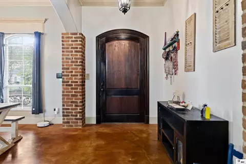 Entry Way - 324 Bunker Ln, Monroe, LA 71203 photo 1 of 2