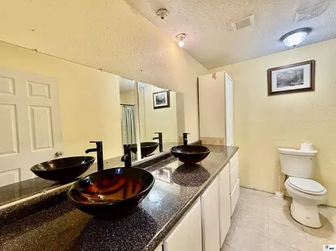 Bath - 412 Stevenson Dr, Monroe, LA 71203 photo 3 of 3