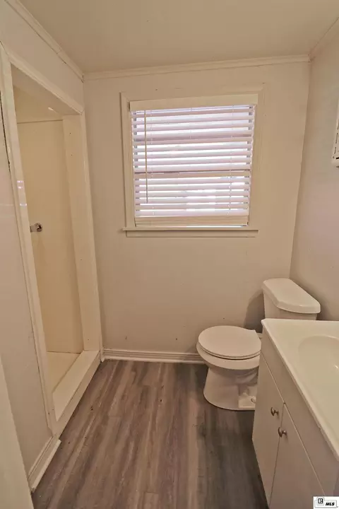 Bath - 500 Eason Pl, Monroe, LA 71201 photo 2 of 2