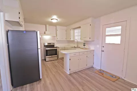 Kitchen - 500 Eason Pl, Monroe, LA 71201 photo 1 of 2